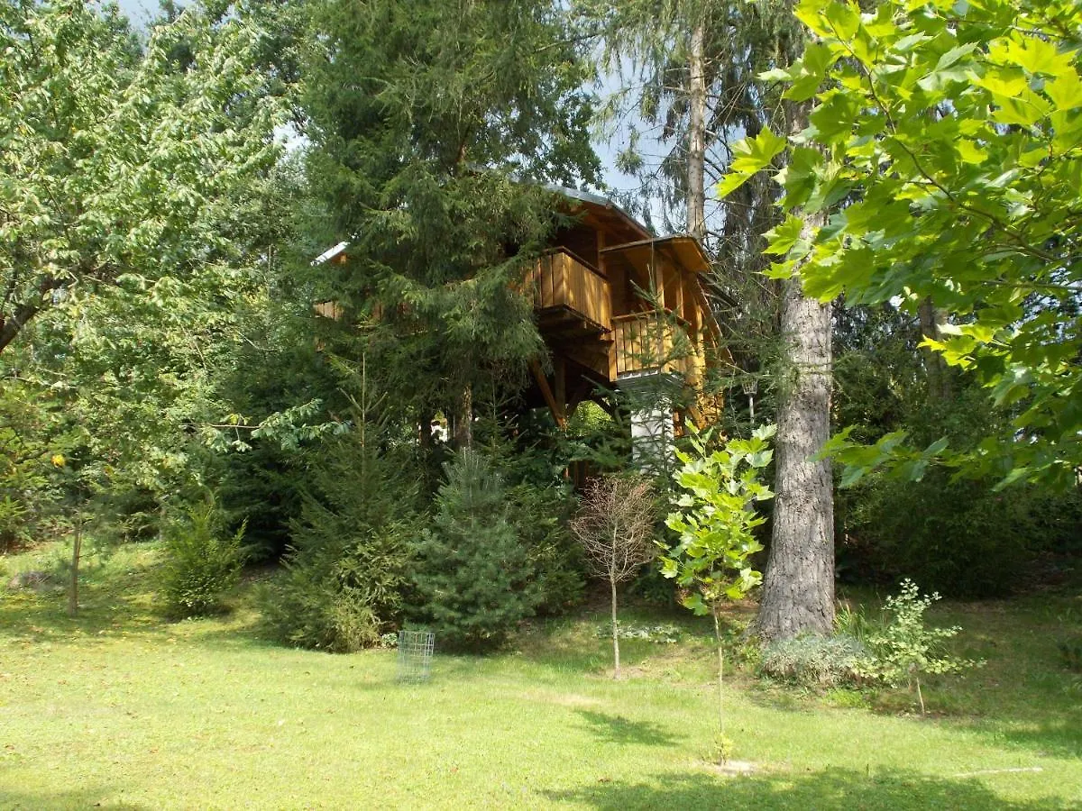 Baumhaus Wolfshoehle Fischach 0*,  Almanya